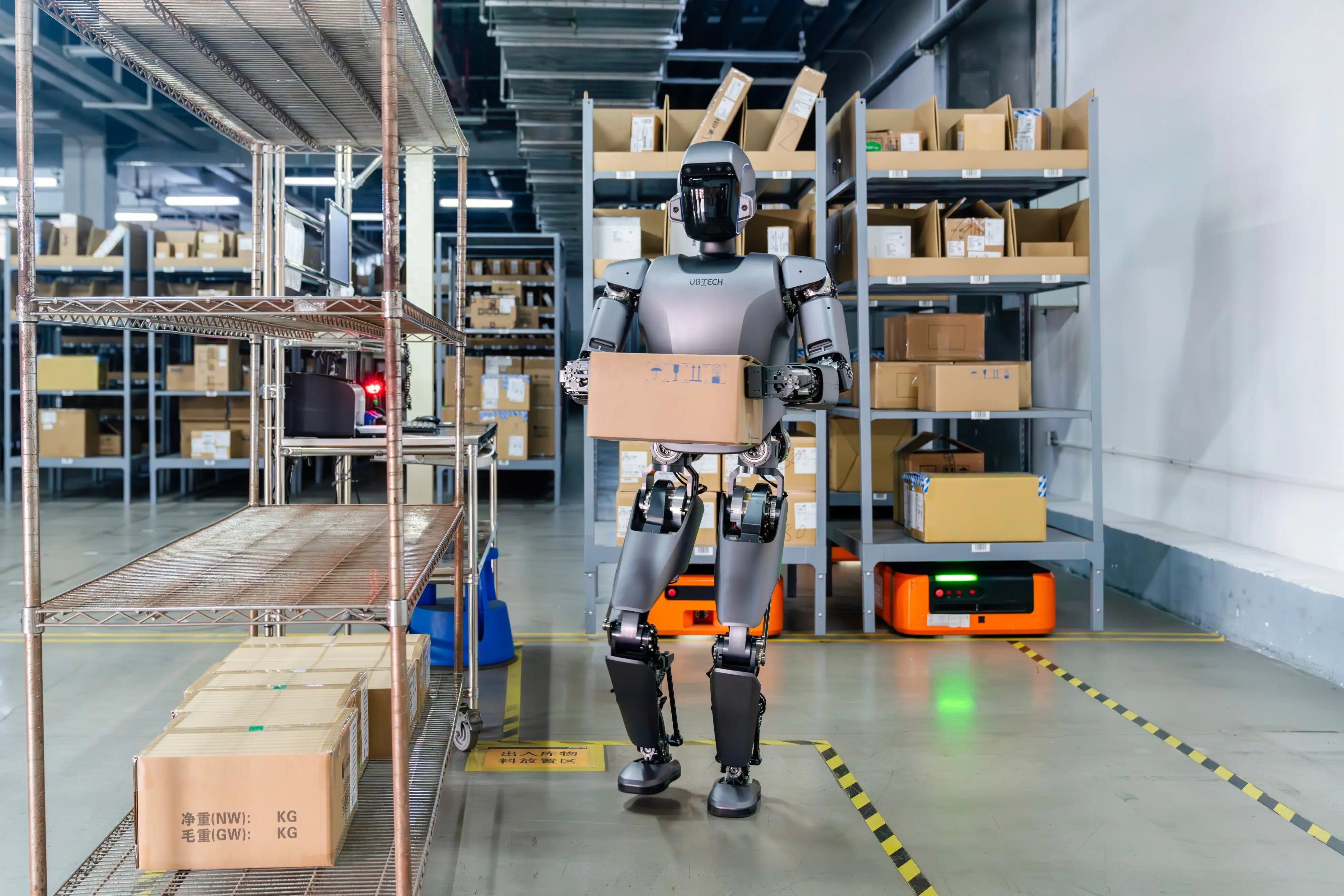 加速人形机器人进工厂