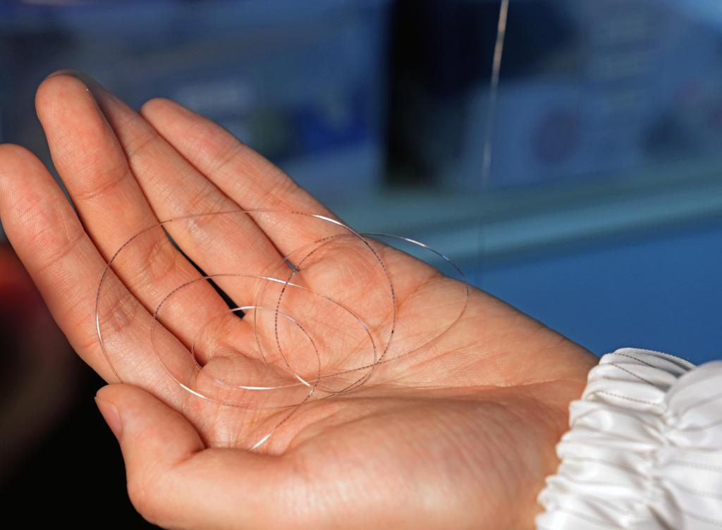 我国科学家成功研制“纤维芯片”